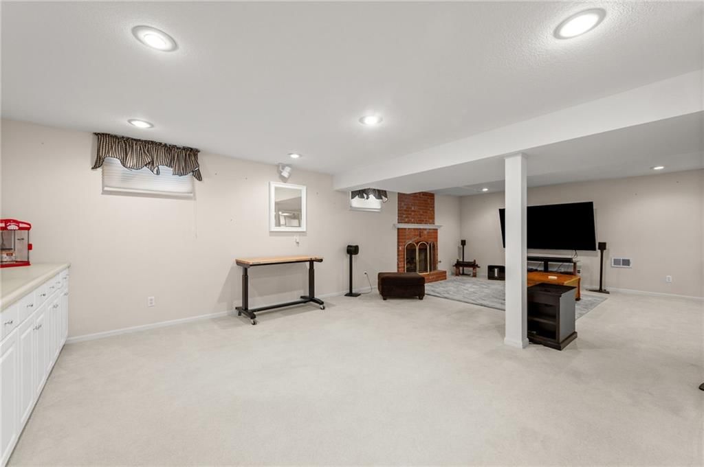 7648 N Lucerne Court — photo 45
