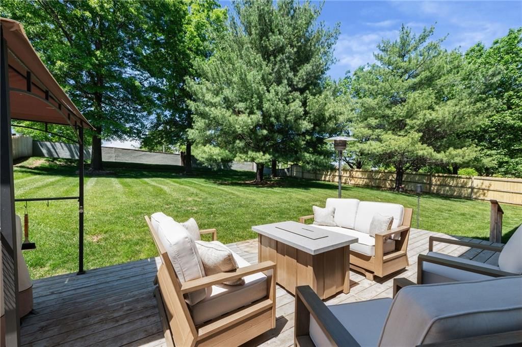 7648 N Lucerne Court — photo 50