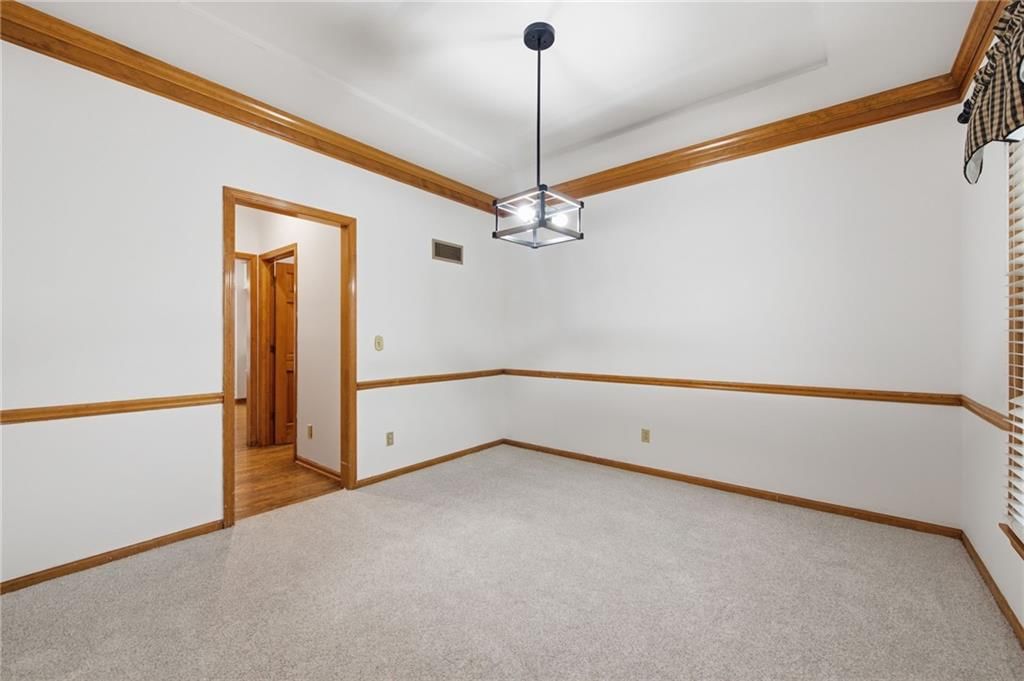 Photo 5 of 66 - 7648 N Lucerne Court, Kansas City, MO 64151