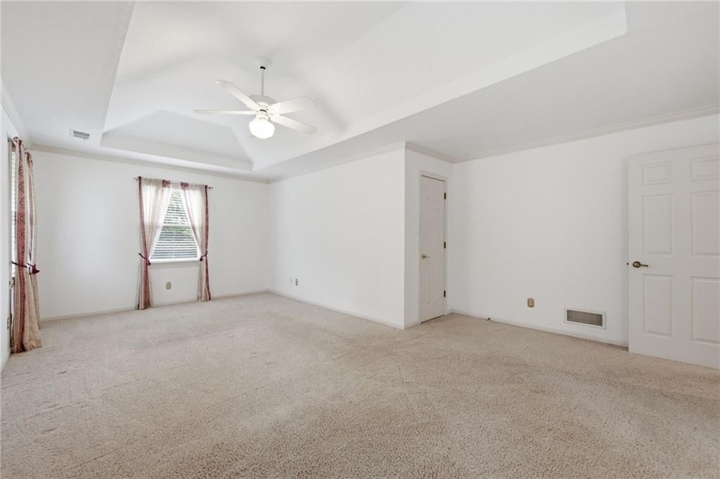 Photo 32 of 66 - 7648 N Lucerne Court, Kansas City, MO 64151