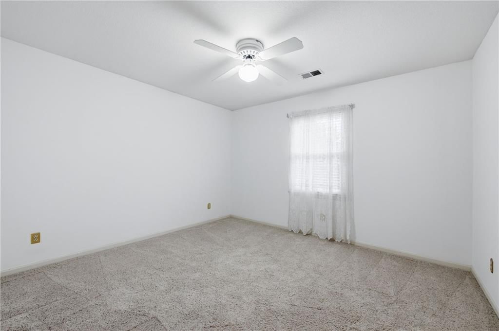 Photo 26 of 66 - 7648 N Lucerne Court, Kansas City, MO 64151