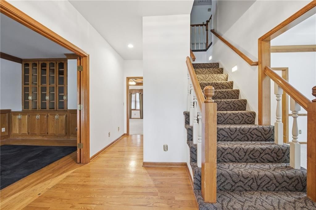 7648 N Lucerne Court, Kansas City, MO: listing photo 2