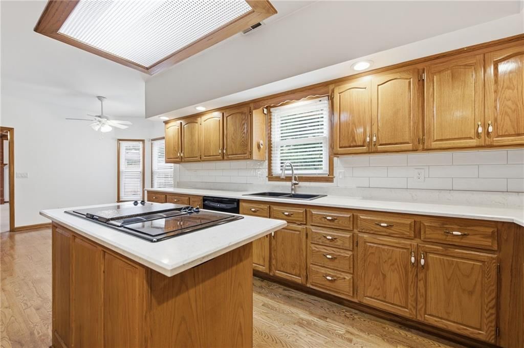 Photo 12 of 66 - 7648 N Lucerne Court, Kansas City, MO 64151
