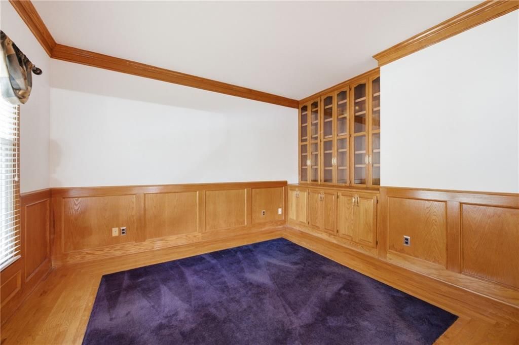 7648 N Lucerne Court, Kansas City, MO: listing photo 3