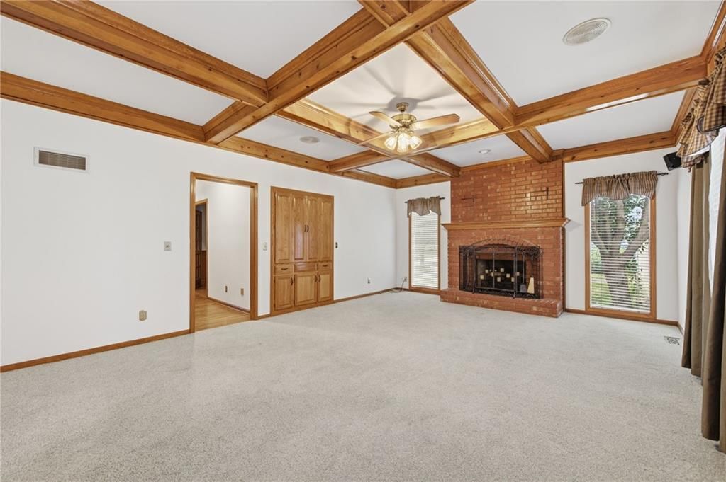 Photo 14 of 66 - 7648 N Lucerne Court, Kansas City, MO 64151