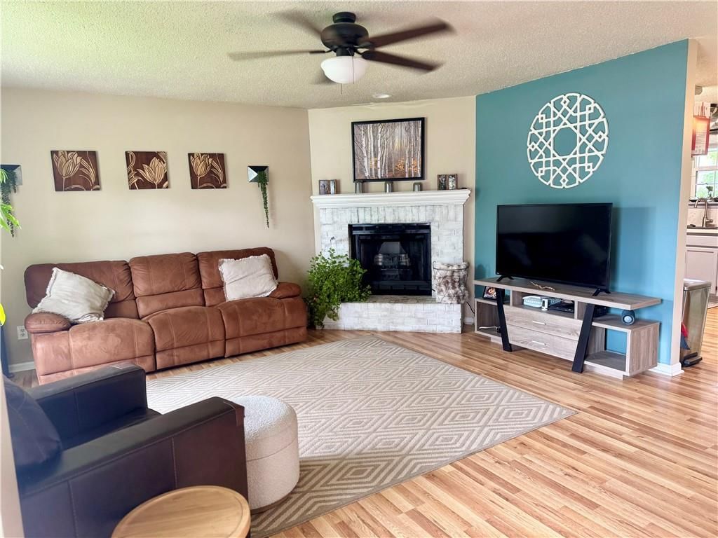 1013 Bedford Drive — photo 5