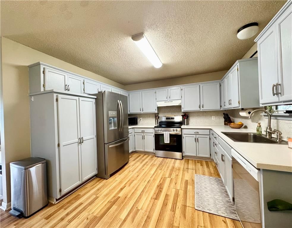 1013 Bedford Drive — photo 11