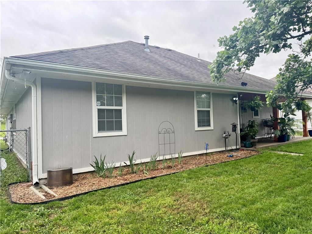 1013 Bedford Drive — photo 29