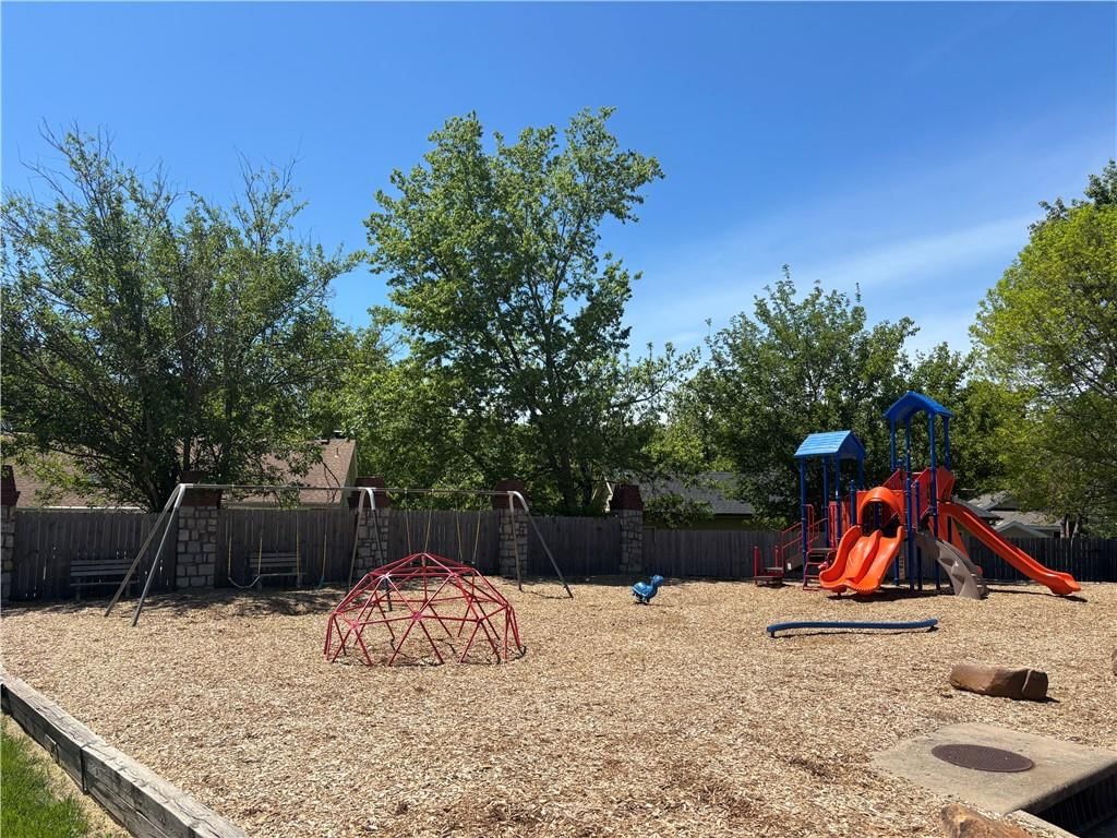 5305 NW 58TH Terrace — photo 6