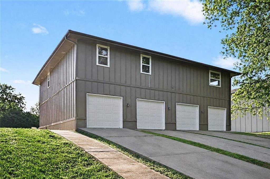 6331 N Wyandotte Street — photo 2