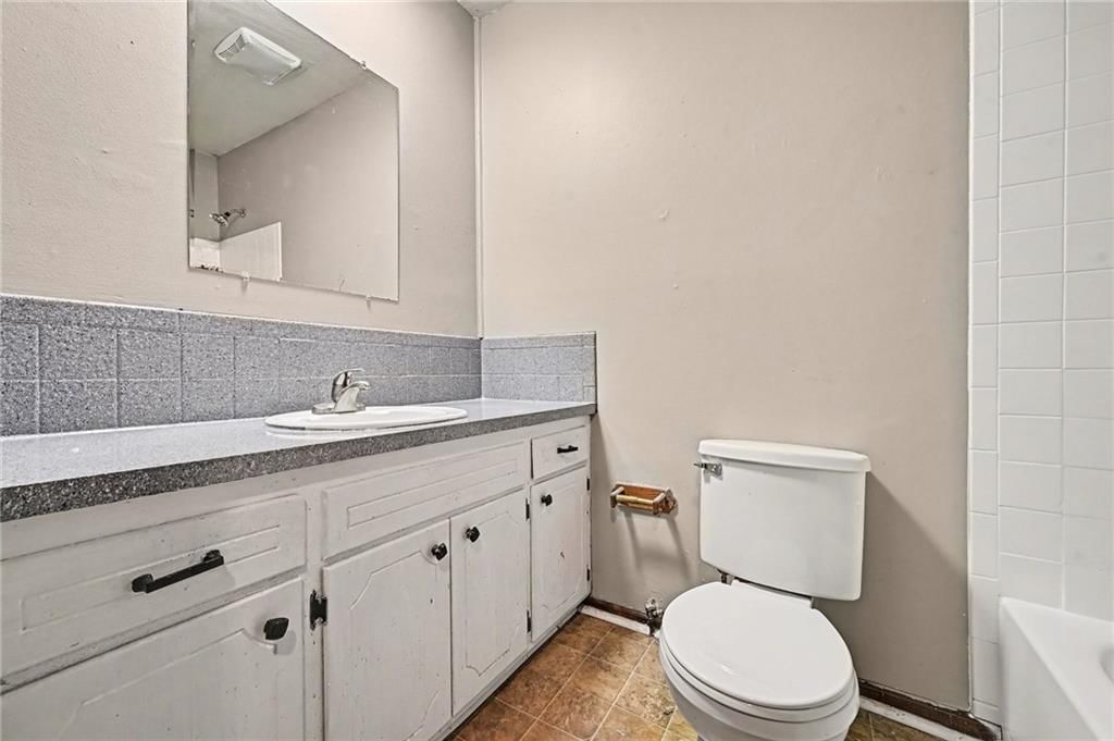 6331 N Wyandotte Street — photo 12