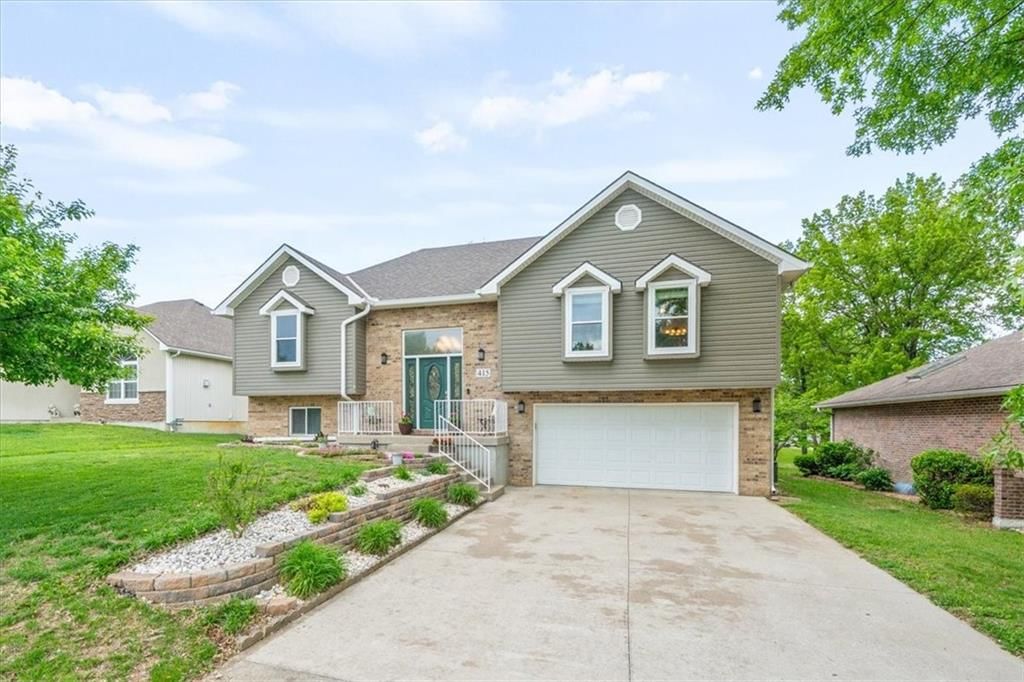 415 Hazelwood Drive, Warrensburg, MO