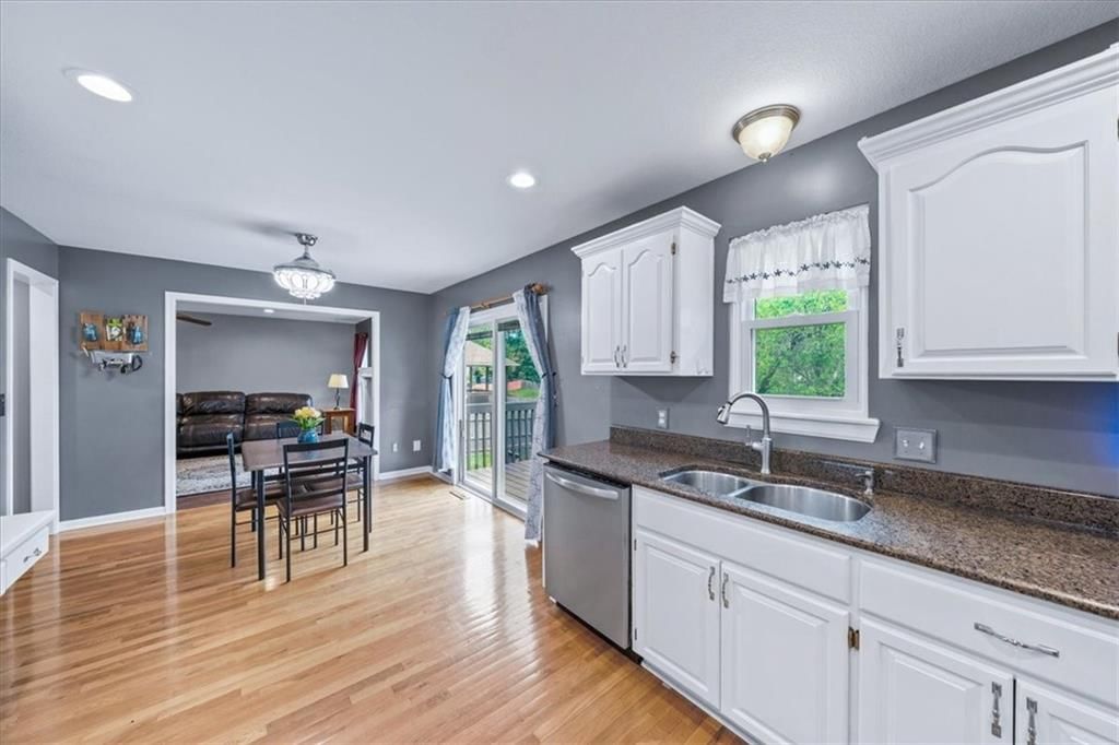 415 Hazelwood Drive — photo 8
