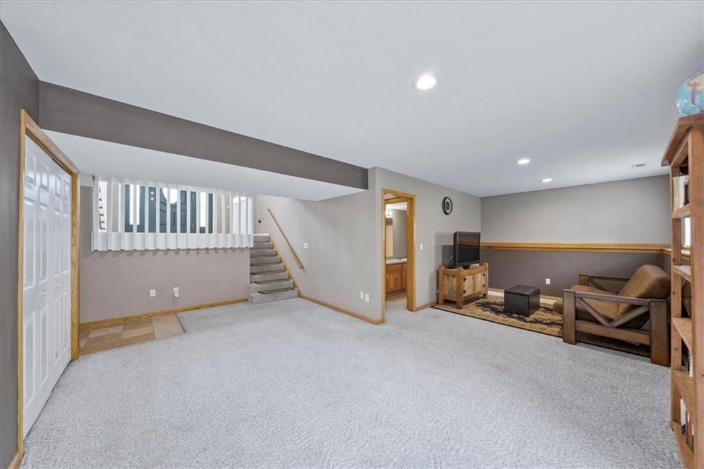 415 Hazelwood Drive — photo 17