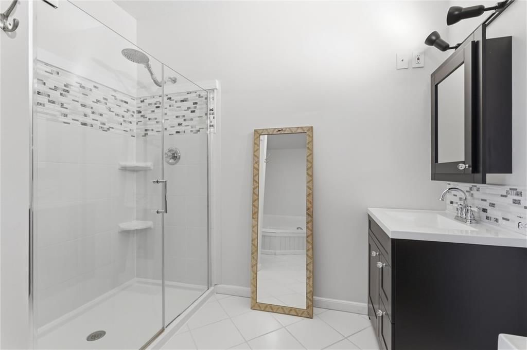 2641 Greenwood Drive — photo 21
