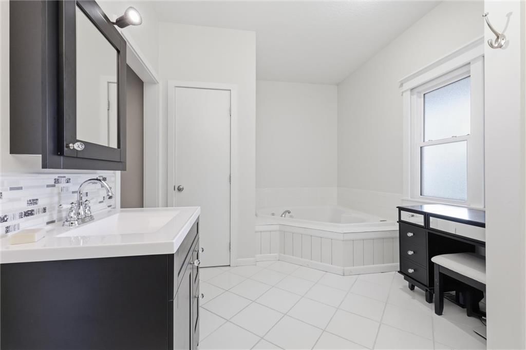 2641 Greenwood Drive — photo 45