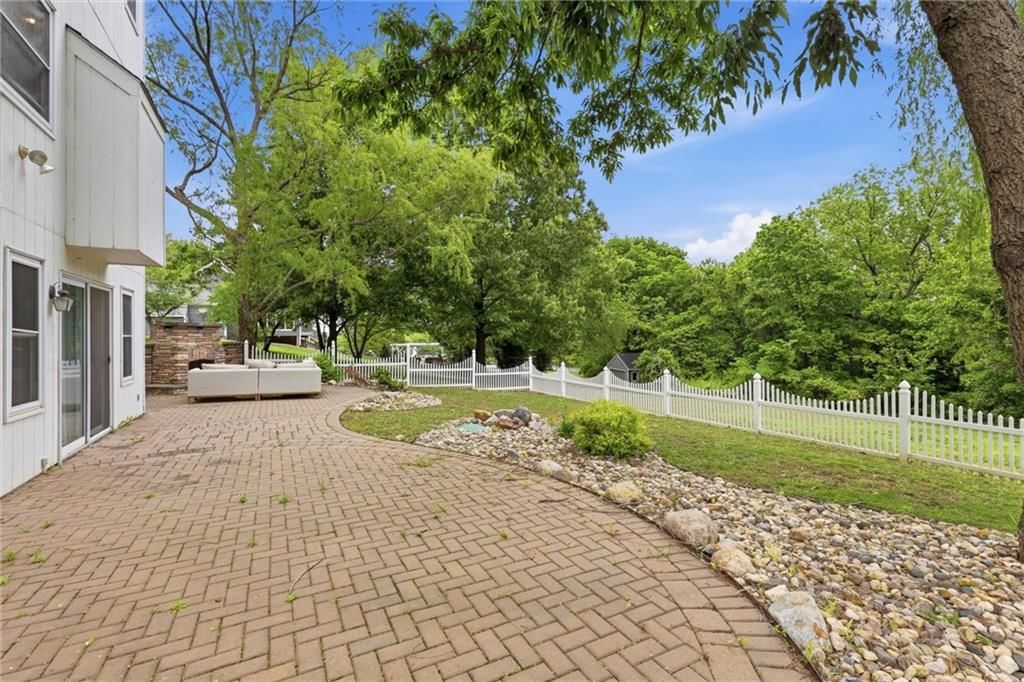 2641 Greenwood Drive — photo 48