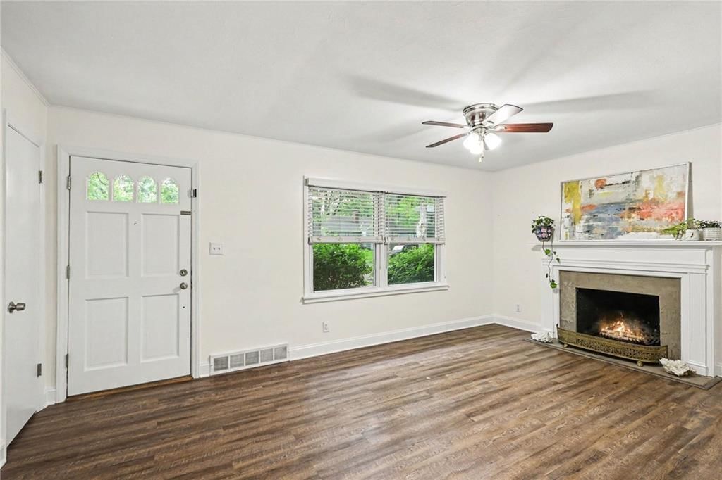 5523 Beverly Avenue — photo 4