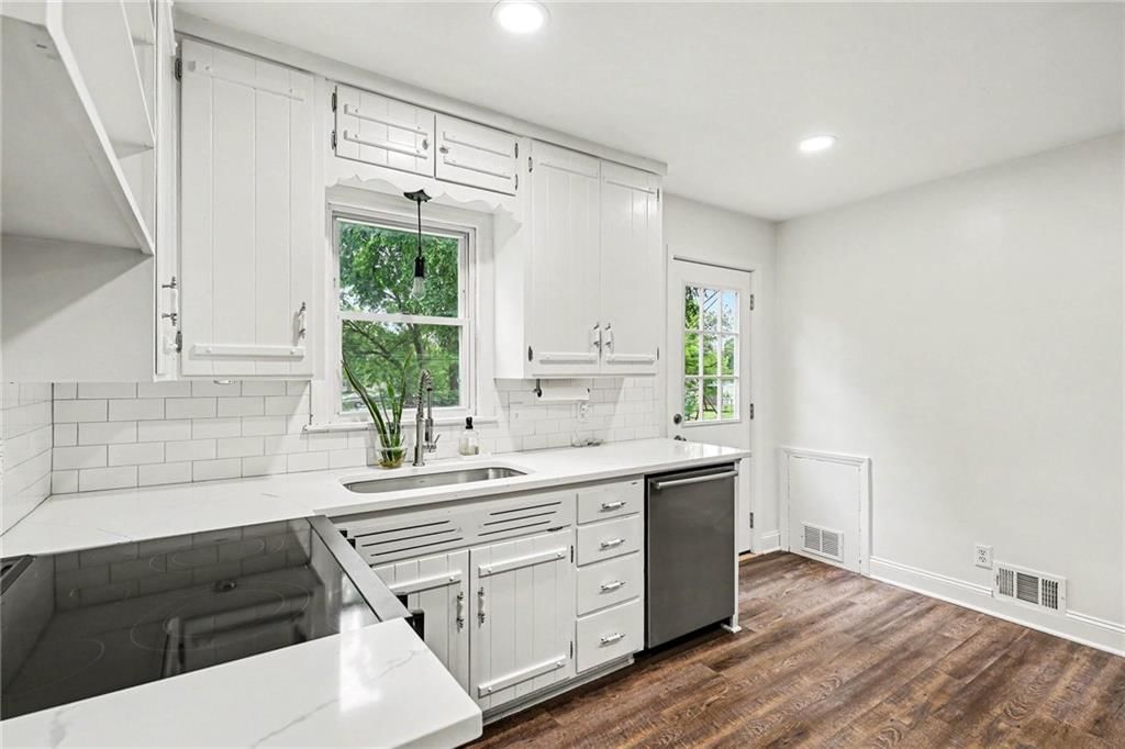 5523 Beverly Avenue — photo 9