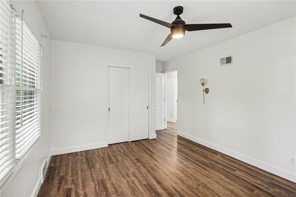 5523 Beverly Avenue — photo 10