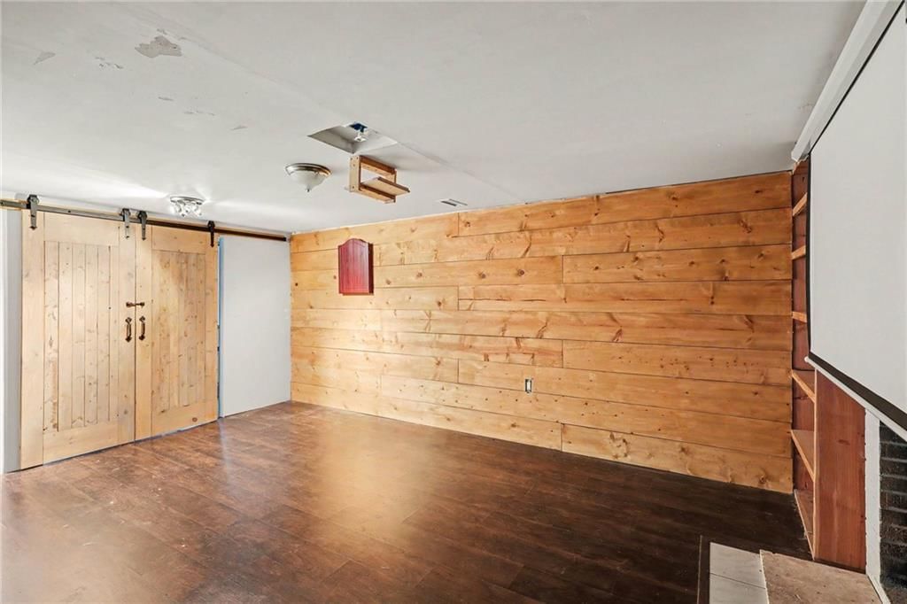 5523 Beverly Avenue — photo 16