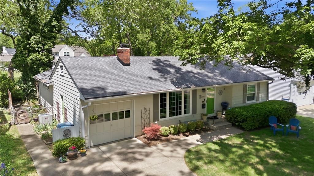 4908 W 71st Street — photo 2