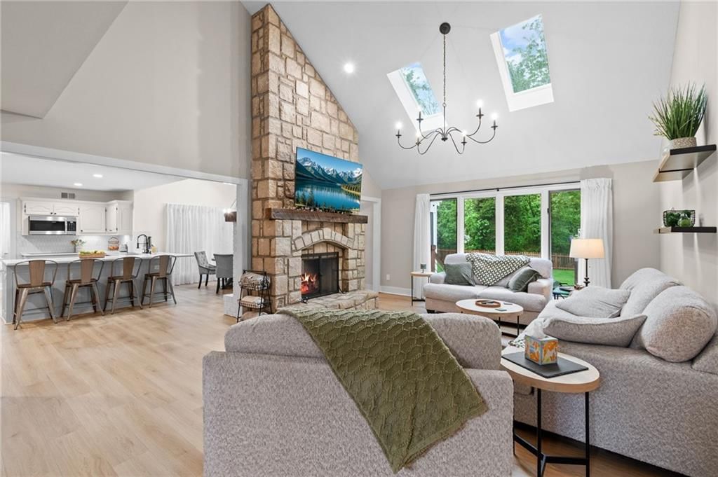 417 NW Cottonwood Drive — photo 8