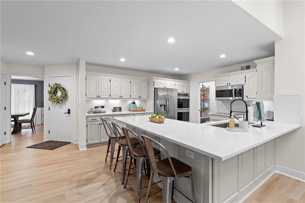 417 NW Cottonwood Drive — photo 10