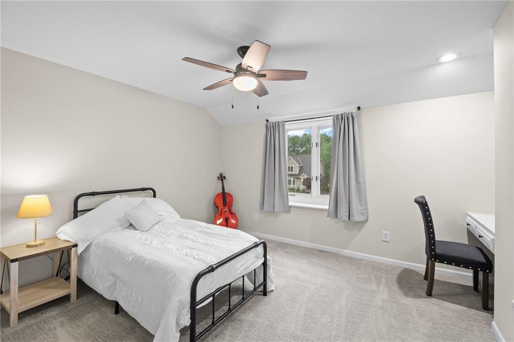 417 NW Cottonwood Drive — photo 21