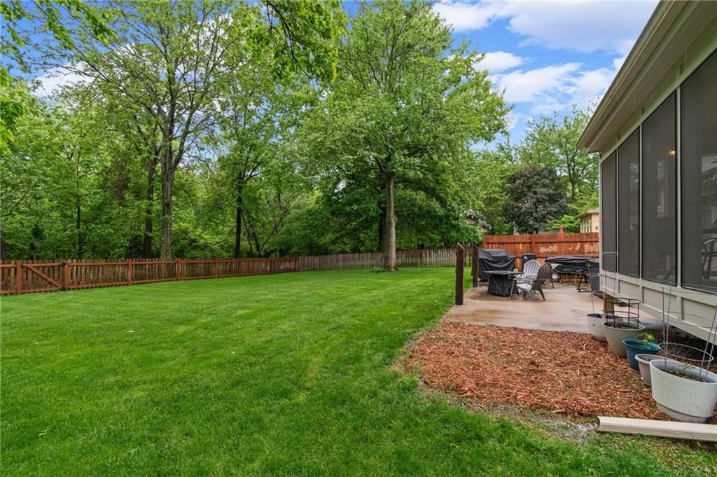 417 NW Cottonwood Drive — photo 42