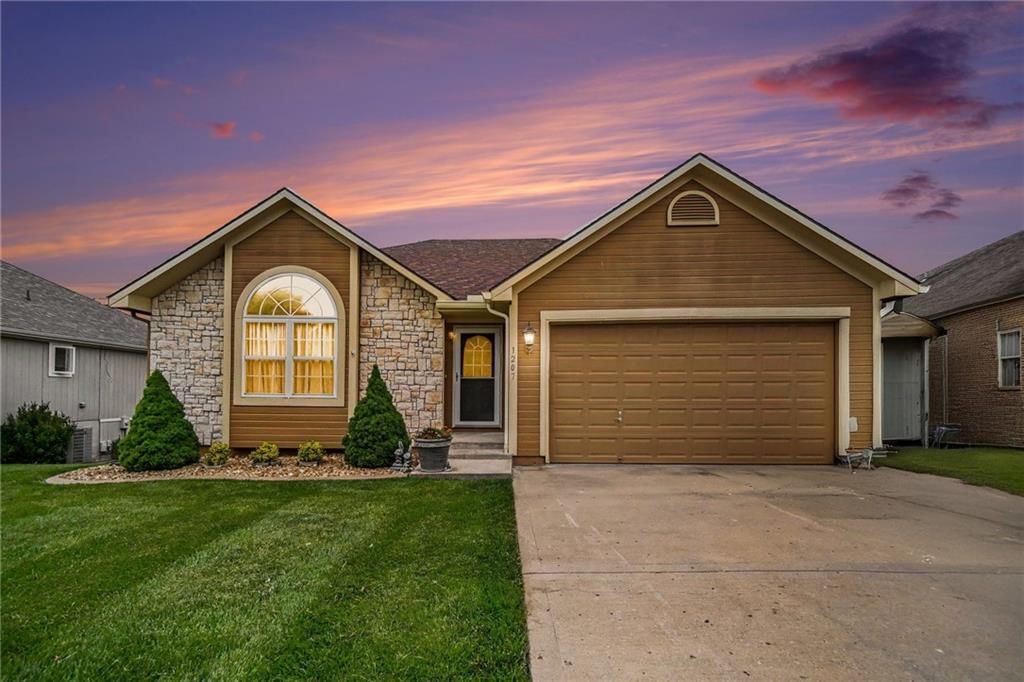 1207 NW Walnut Court — photo 1