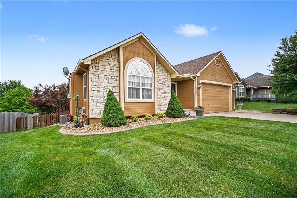 1207 NW Walnut Court — photo 3