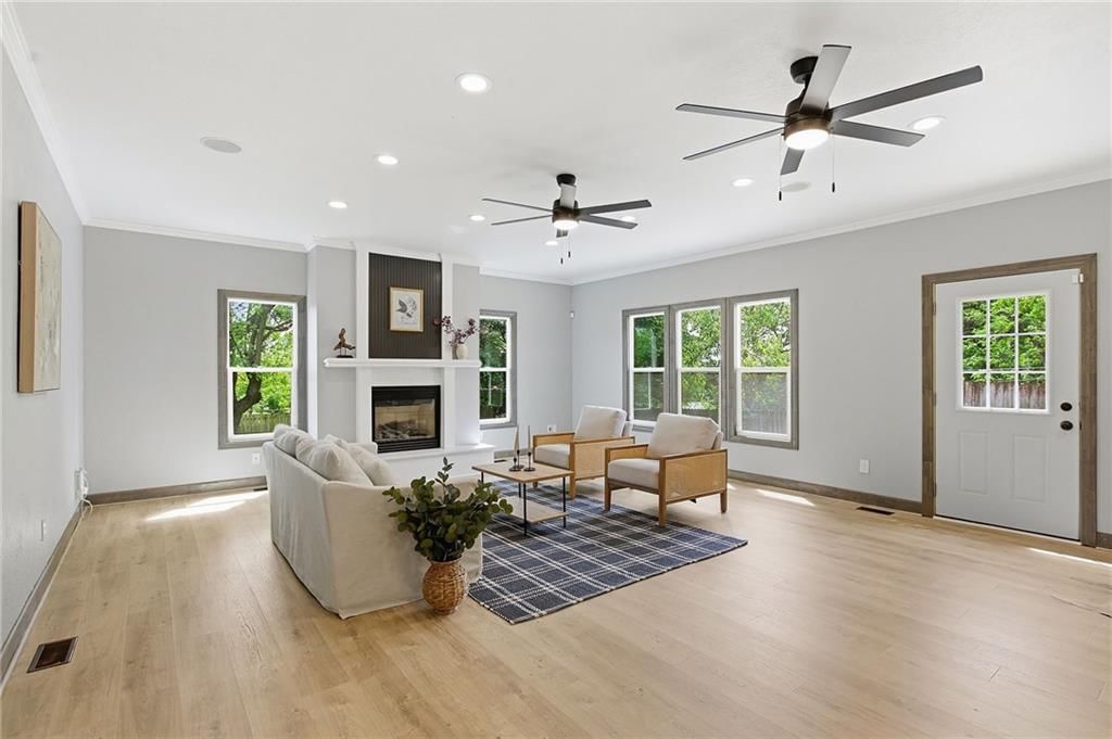 417 N Ridge Avenue — photo 3