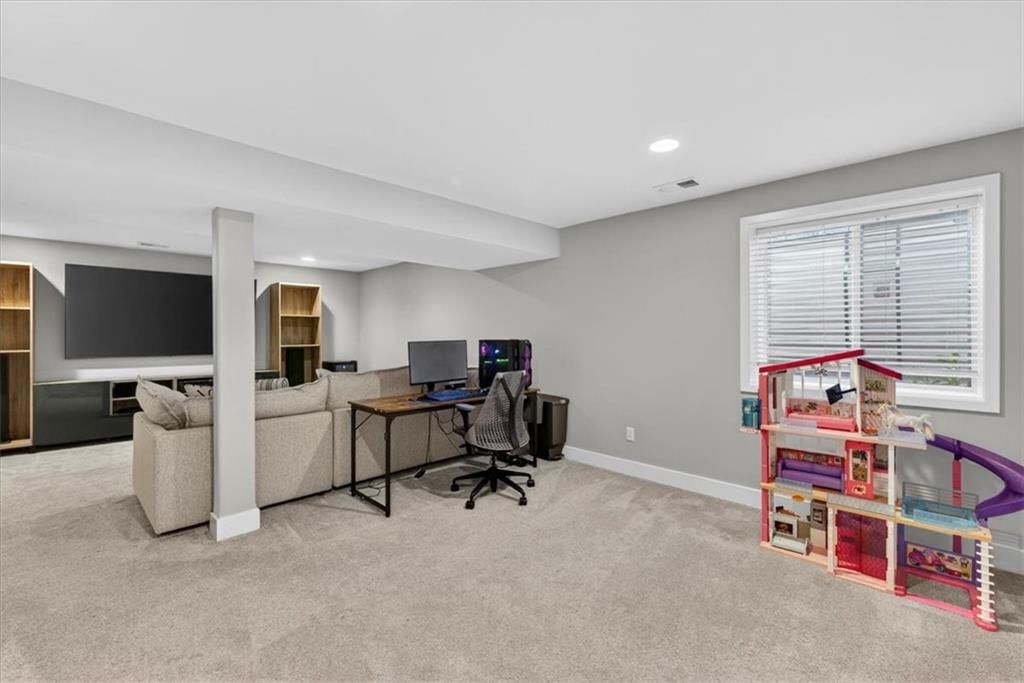 804 SE Holly Court — photo 36