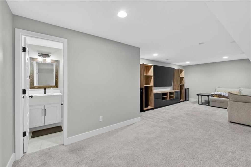 804 SE Holly Court — photo 37