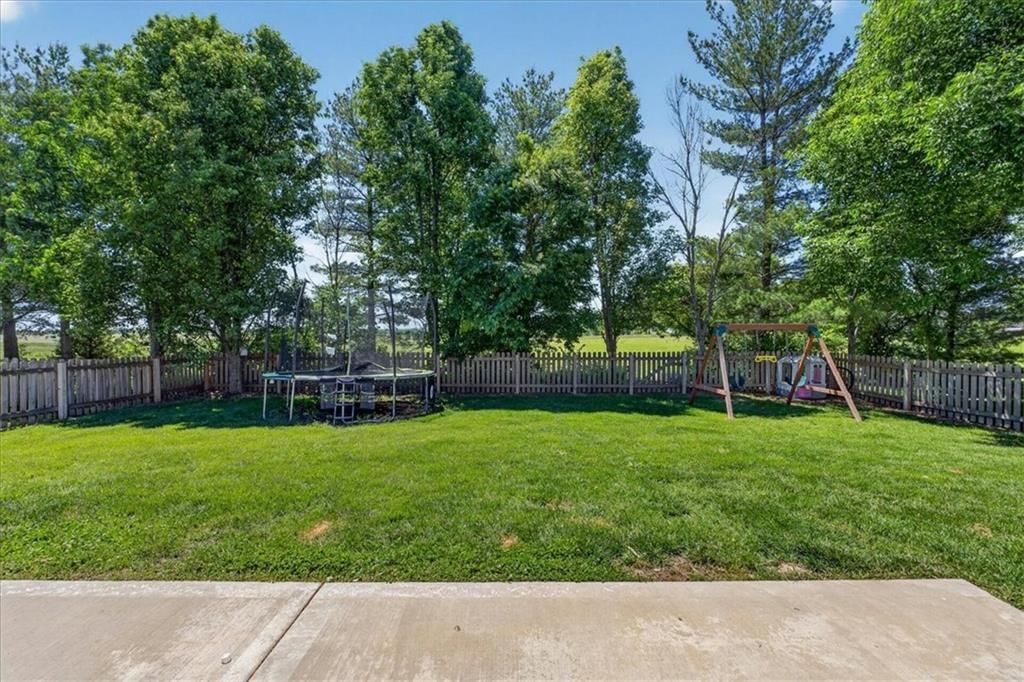 804 SE Holly Court — photo 54