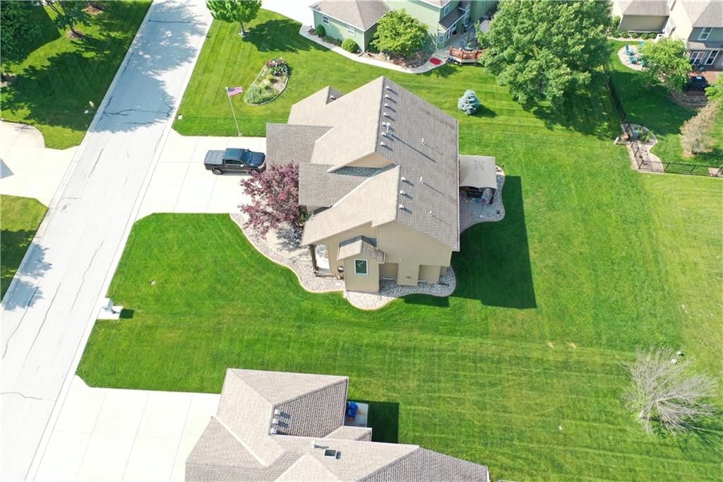 2724 SW Monarch Drive — photo 2