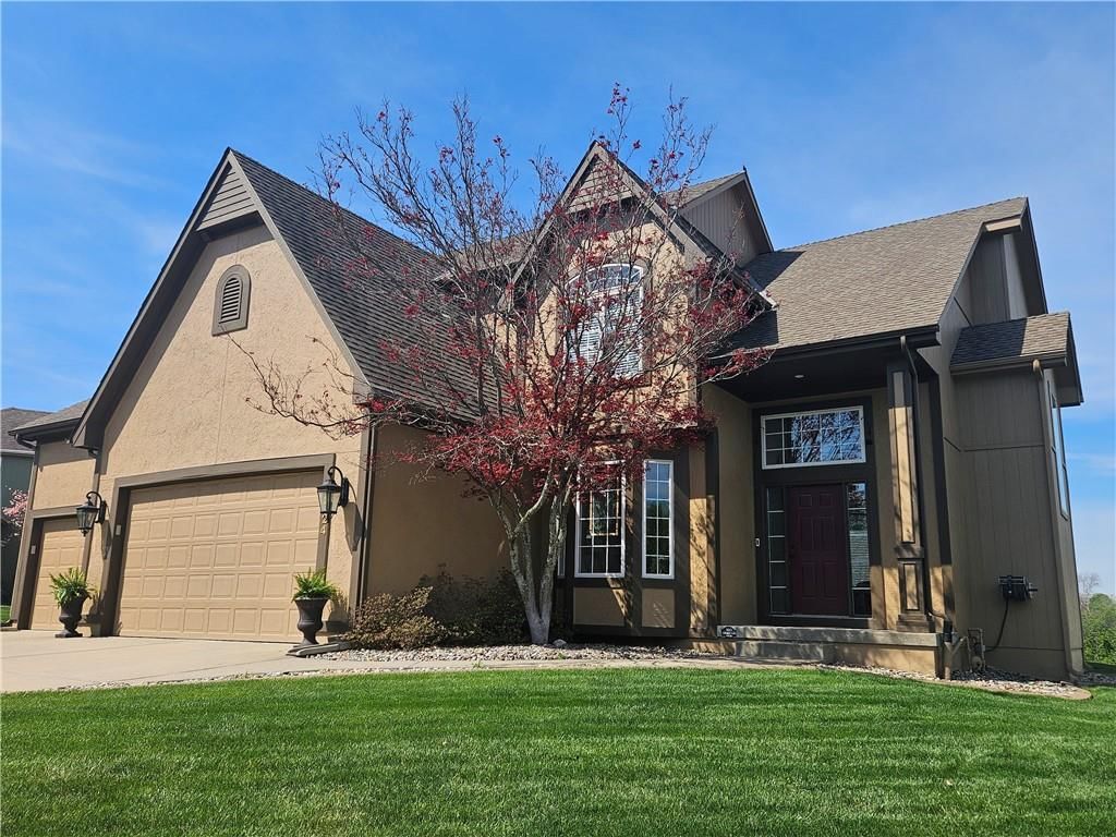 2724 SW Monarch Drive — photo 3