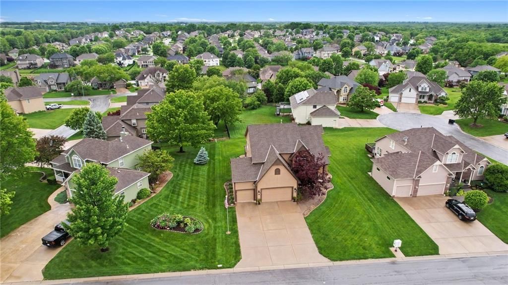 2724 SW Monarch Drive — photo 4