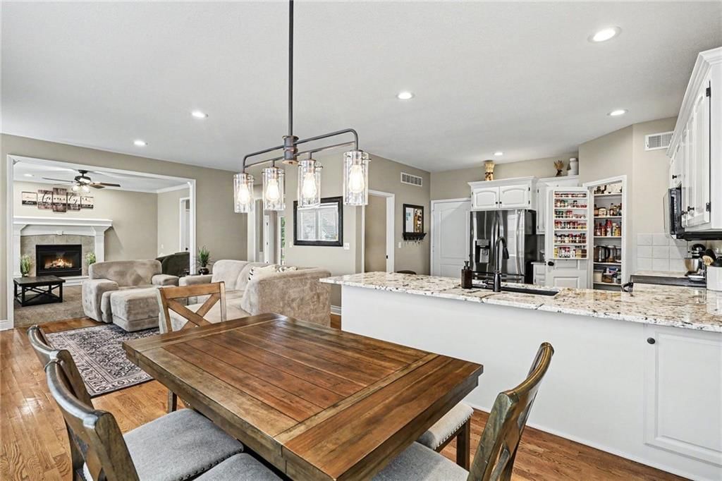 2724 SW Monarch Drive — photo 6