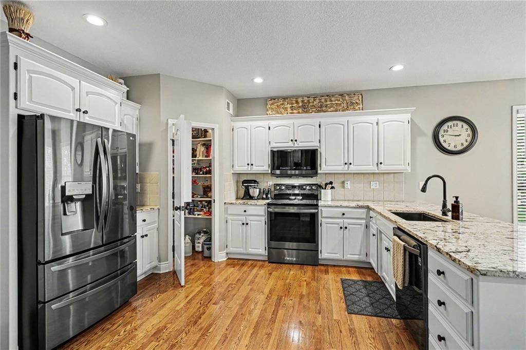 2724 SW Monarch Drive — photo 9