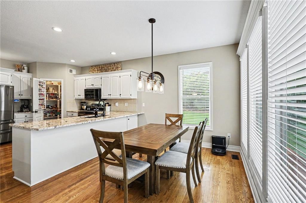 2724 SW Monarch Drive — photo 10