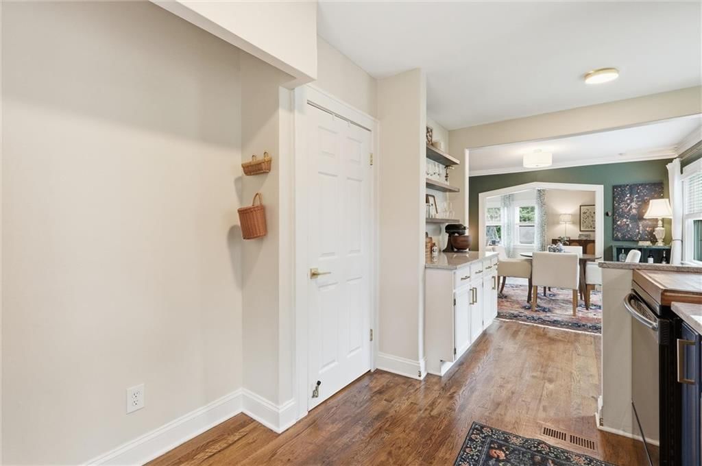 735 E 63rd Terrace — photo 13