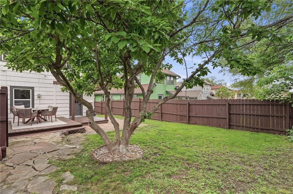 735 E 63rd Terrace — photo 28