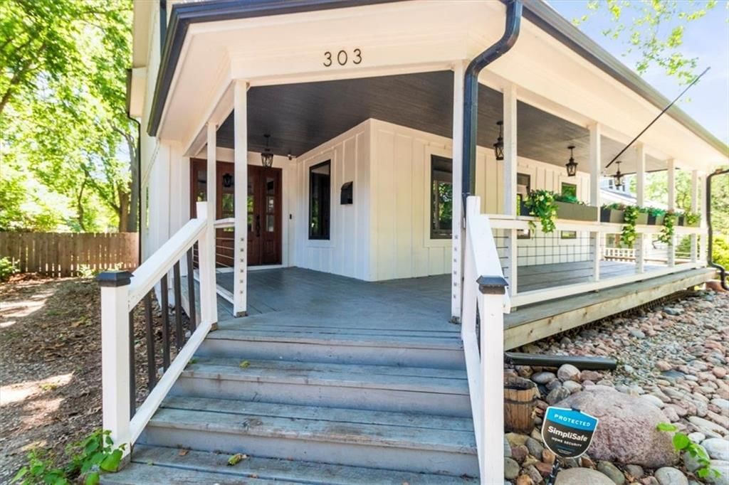 303 SW 2nd Street — photo 3