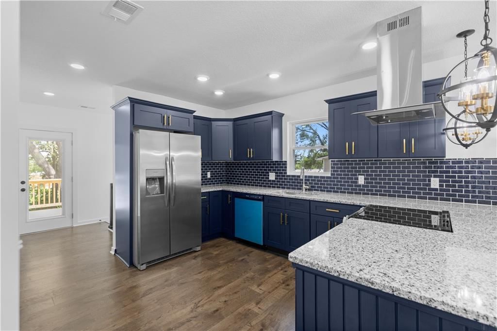 111 Emerson Avenue — photo 5