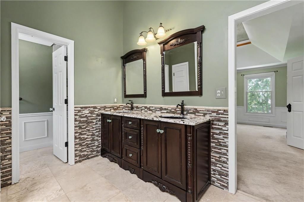 3104 S Victoria Lane — photo 31