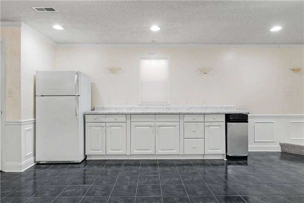 3104 S Victoria Lane — photo 47
