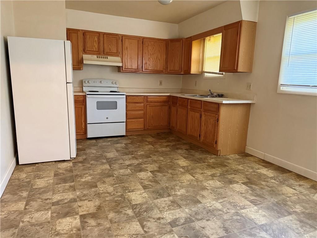 6200 E 150th Terrace — photo 3