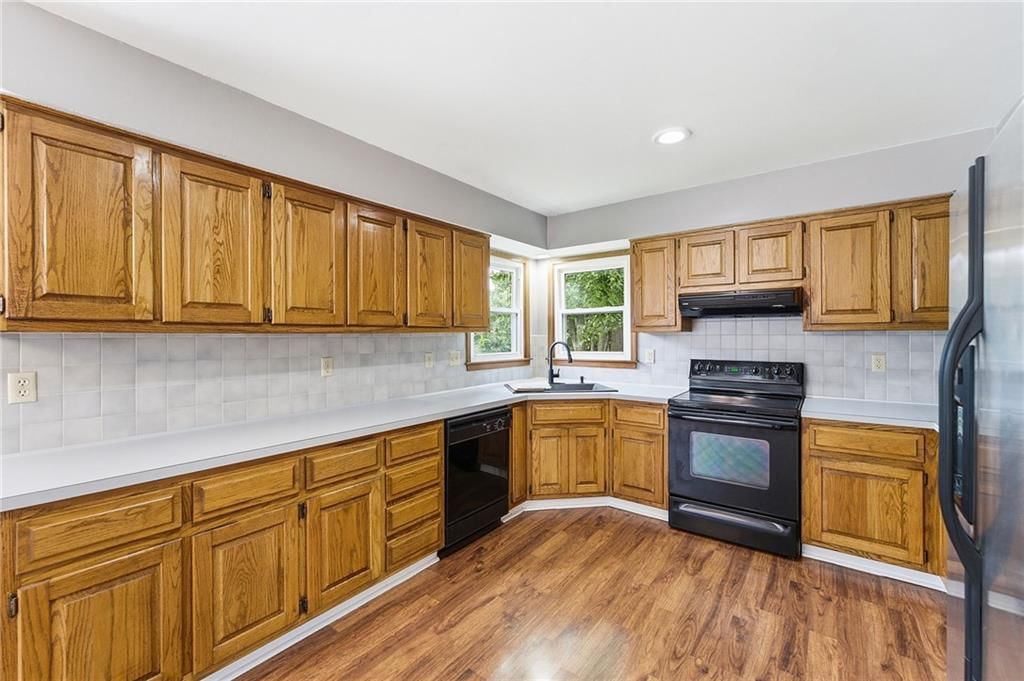 11811 Slater Street — photo 4